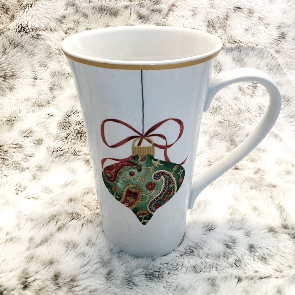 222 FIFTH Latte Festive Mug